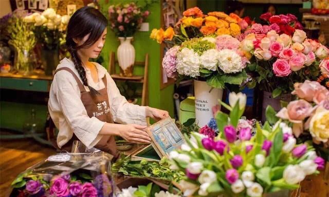 从一家花店到六家加盟店，园林专业出身的她找到了最佳的方式