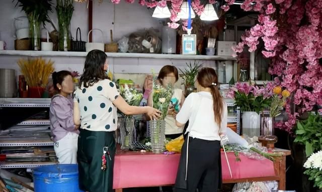 陪伴西郊人20年的秦美花市，再见