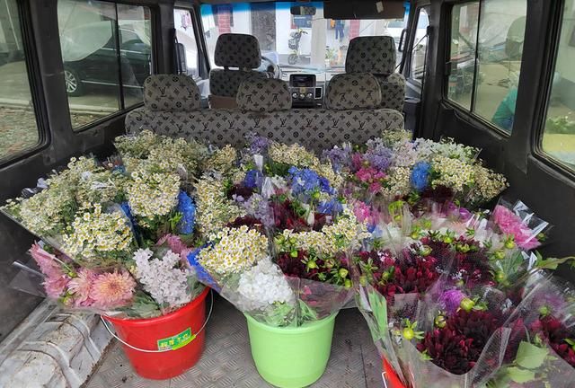 从田间到花瓶，疫情下的上海本地鲜花