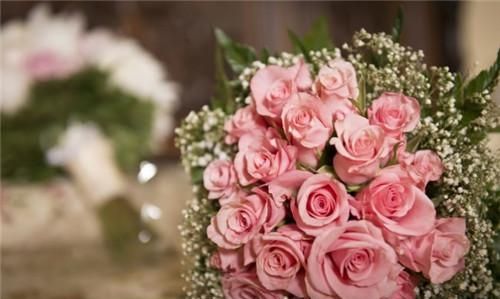 几朵玫瑰花的含义，新娘手捧花一般用几朵图1